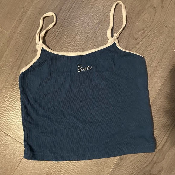 Crop top bundle #2 - Picture 4 of 4